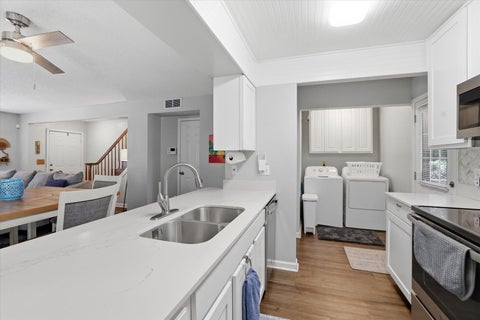 Tiny photo for 2214 Timberwood Circle, Tallahassee, FL 32304 (MLS # 401006)