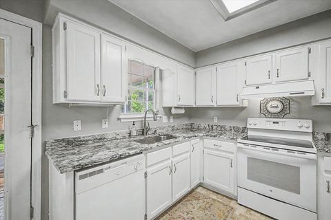 Tiny photo for 1704 Greenridge Trail, Tallahassee, FL 32312 (MLS # 398075)