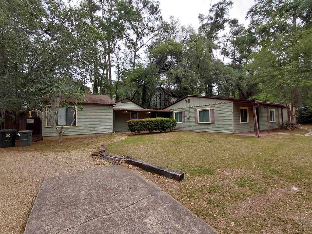 Photo of 2306 Escambia Drive #B, Tallahassee, FL 32304 (MLS # 399458)