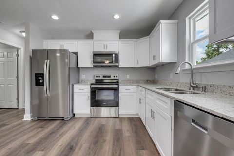 Tiny photo for 1304 McCaskill Avenue, Tallahassee, FL 32310 (MLS # 396623)