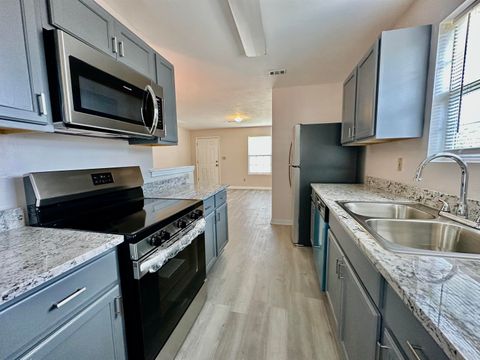 Tiny photo for 3178 N Ridge #1 & 2, Tallahassee, FL 32305 (MLS # 397383)