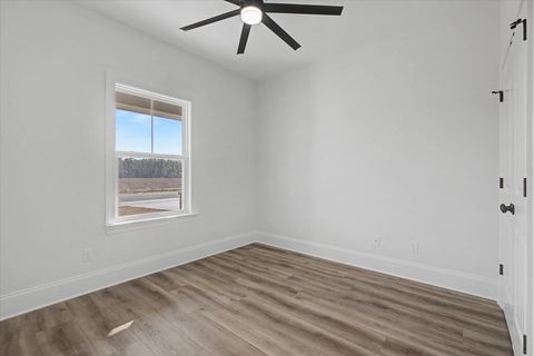 Tiny photo for 124 Divine Loop, Crawfordville, FL 32327 (MLS # 397814)
