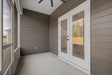 Tiny photo for 124 Divine Loop, Crawfordville, FL 32327 (MLS # 397814)