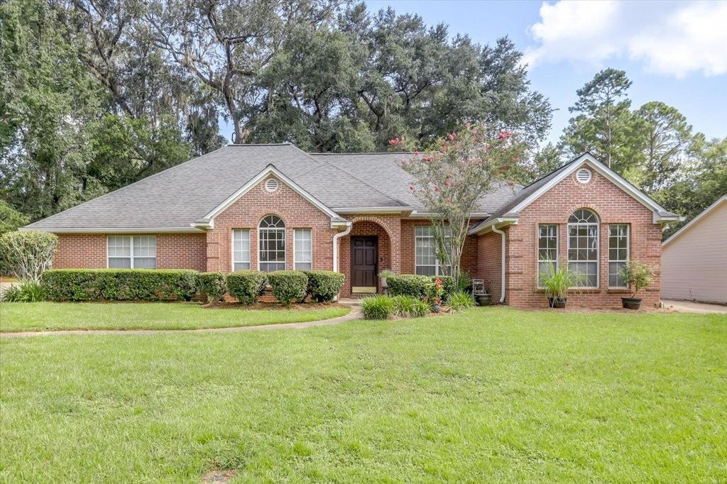 Photo of 3486 Colonnade Drive, Tallahassee, FL 32309 (MLS # 389359)