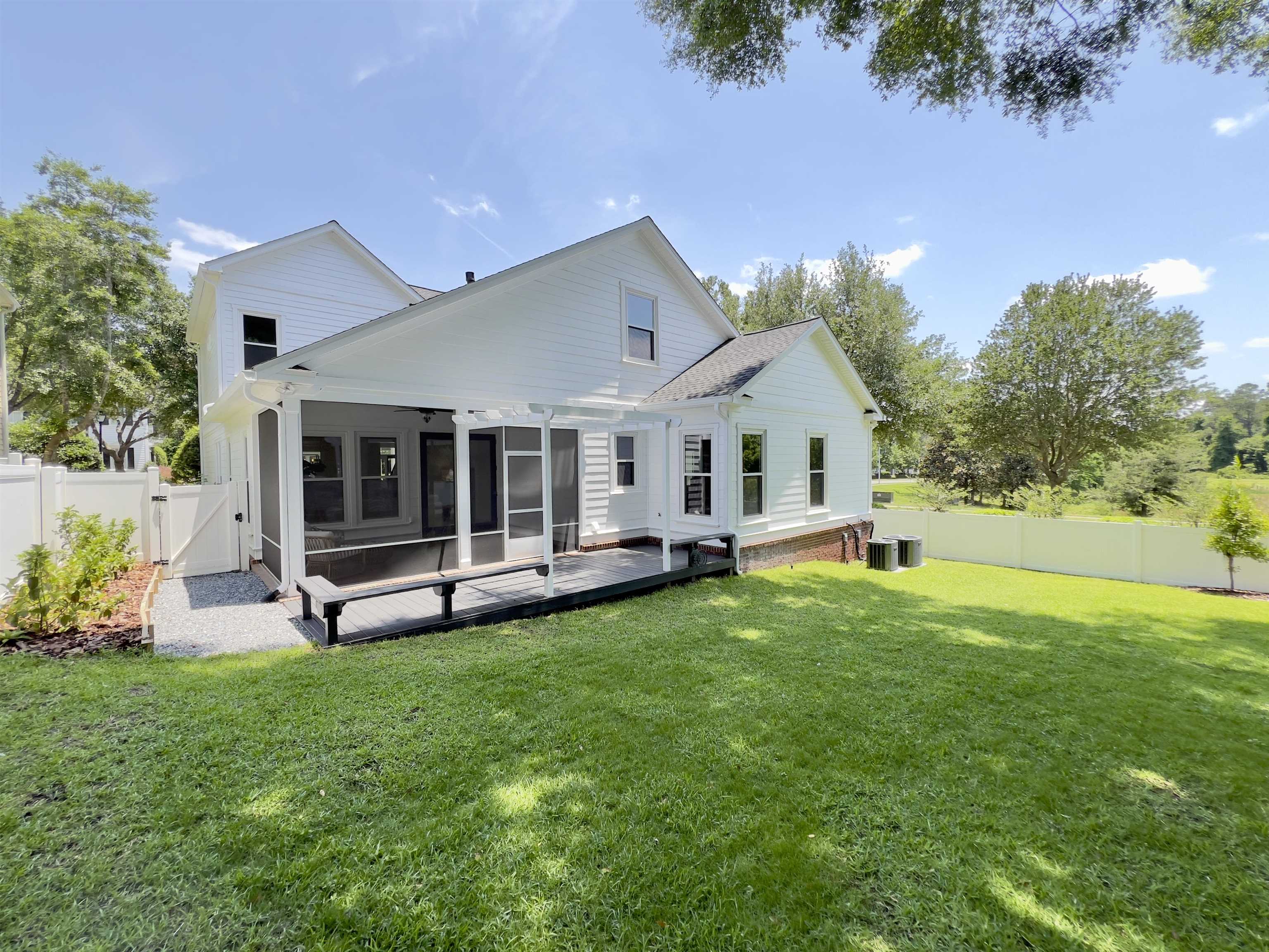 5718 Roanoke Trail