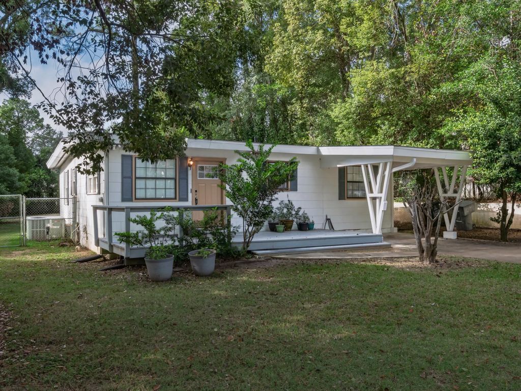 Photo of 1649 Mayhew Street, Tallahassee, FL 32304 (MLS # 391638)