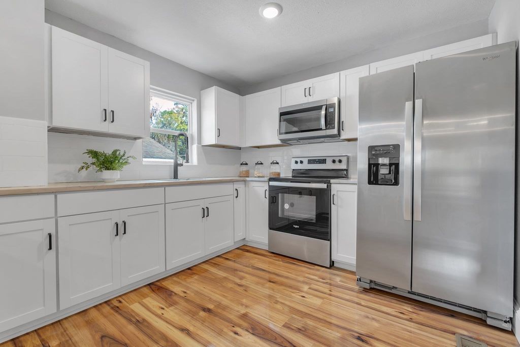 Photo of 132 Oak Street, Tallahassee, FL 32301 (MLS # 398025)