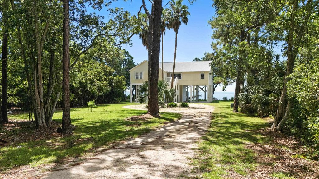 Photo of 2606 US Highway 98 E, Carrabelle, FL 32323 (MLS # 394326)