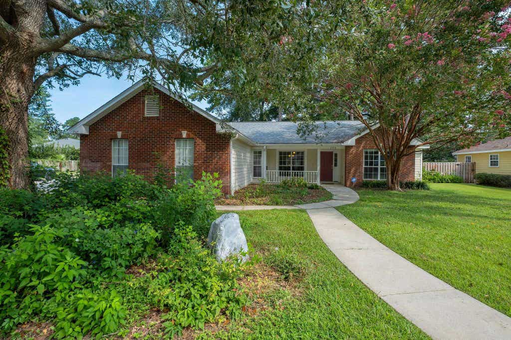 Photo of 1328 Old Village Road, Tallahassee, FL 32309 (MLS # 403099)