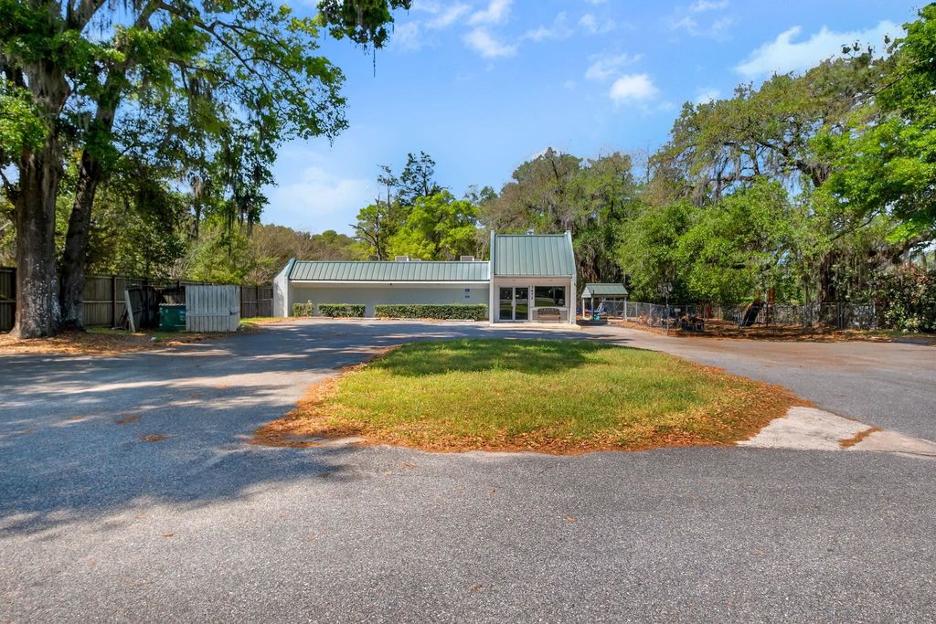 Photo of 3472 N MONROE Street, Tallahassee, FL 32303 (MLS # 398911)