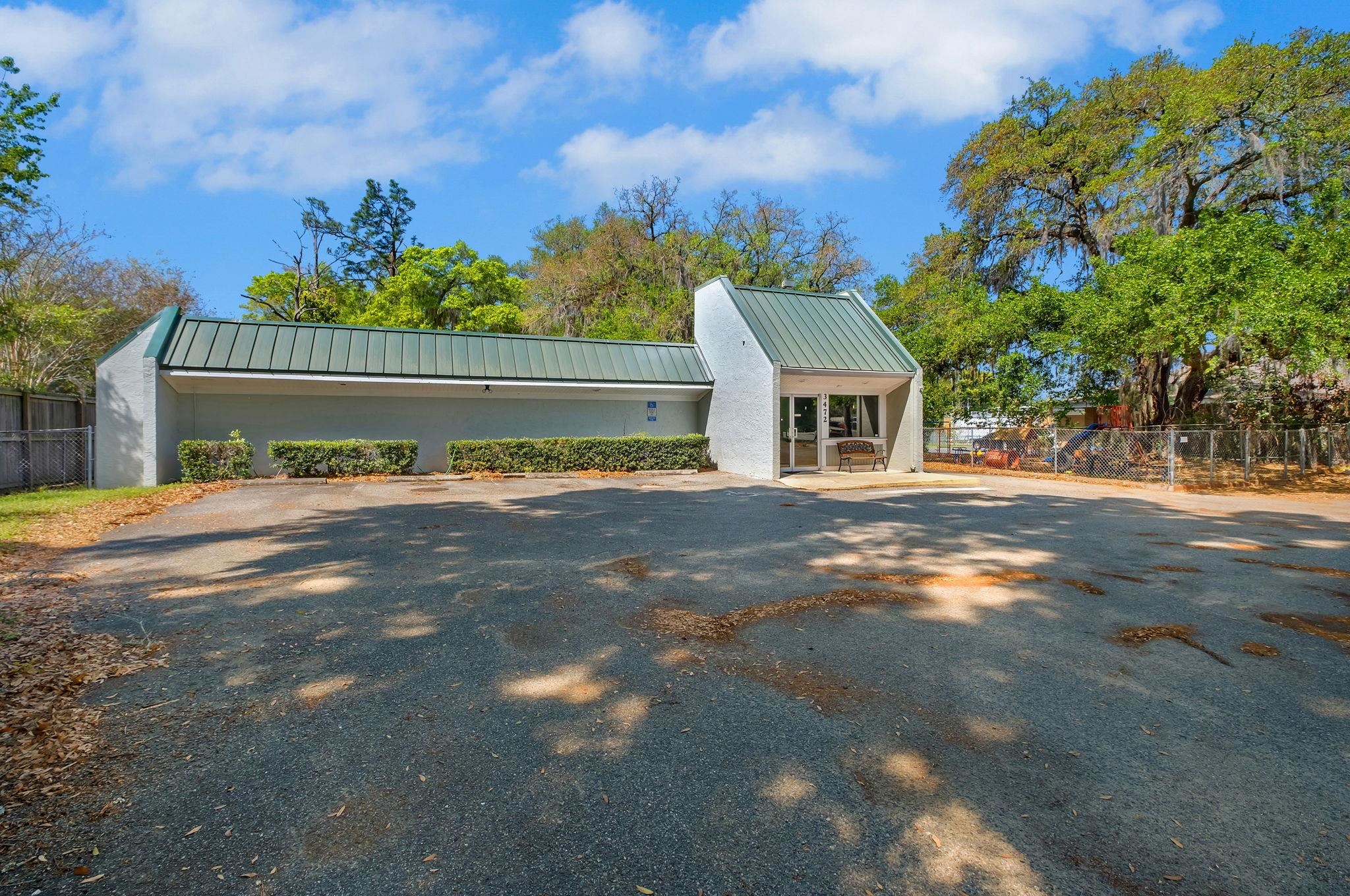 3472 N MONROE Street