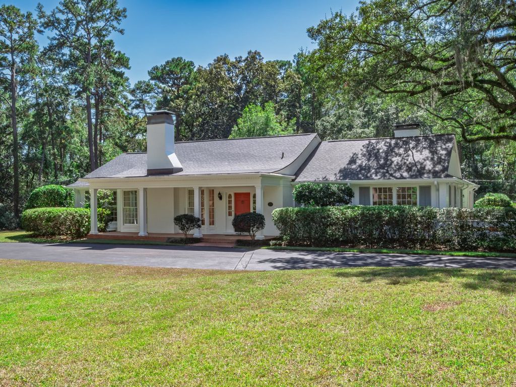 Photo of 1321 Piedmont Drive, Tallahassee, FL 32312 (MLS # 392450)