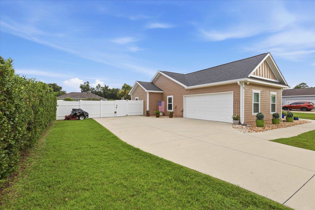 Photo of 35 Evening Star Drive, Crawfordville, FL 32327 (MLS # 402626)