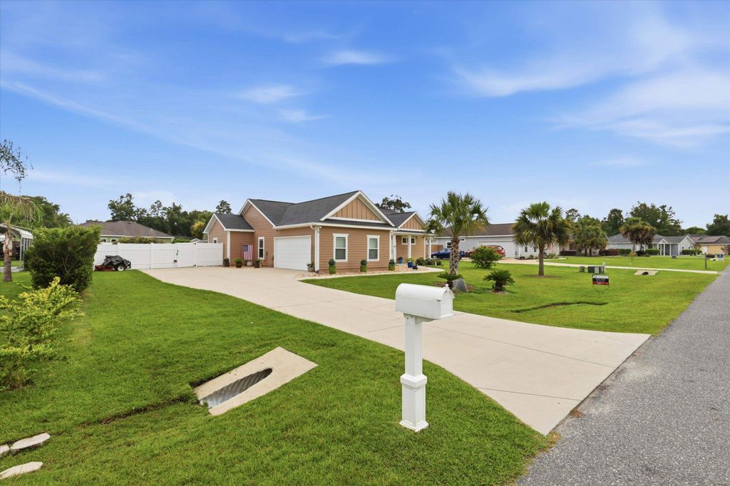 Photo of 35 Evening Star Drive, Crawfordville, FL 32327 (MLS # 402626)
