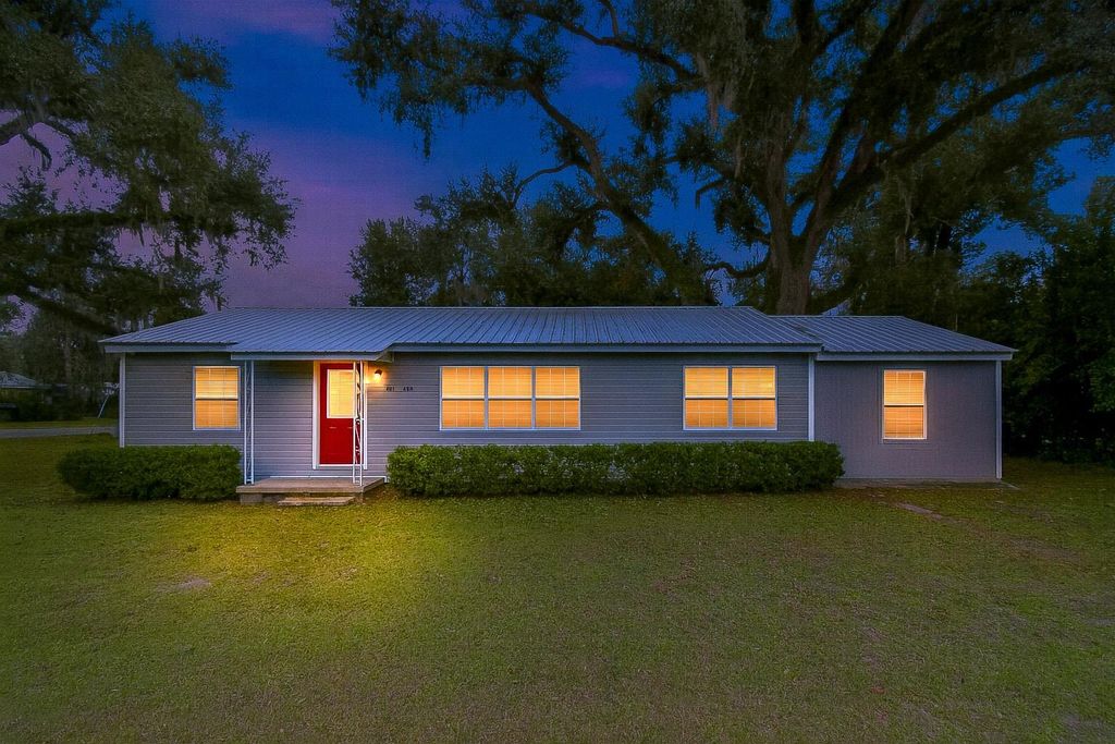 Photo of 401 W Ash Street, Perry, FL 32347 (MLS # 394189)