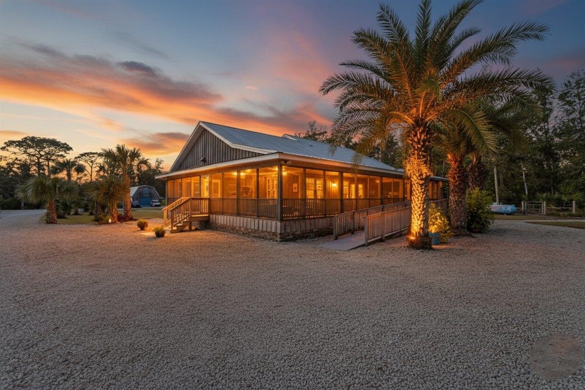 218 SE THIRTEENTH Street