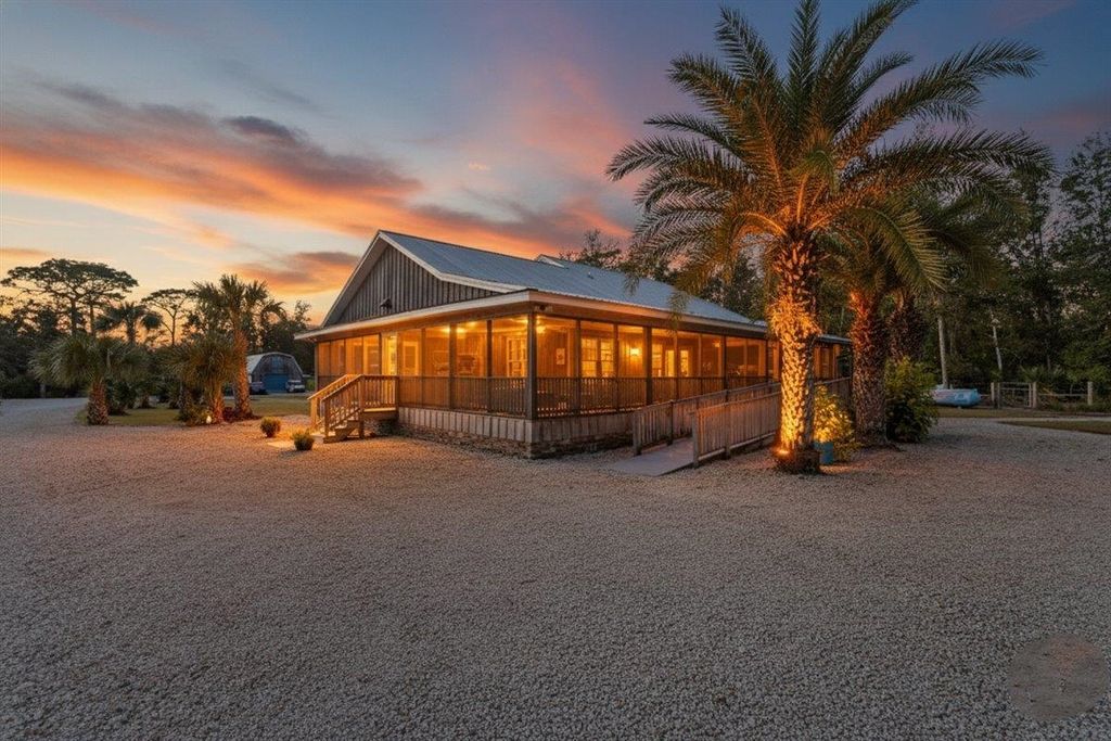 Photo of 218 SE THIRTEENTH Street, Steinhatchee, FL 32359 (MLS # 394123)