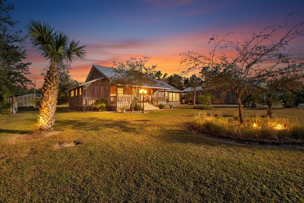 Photo of 218 SE THIRTEENTH Street, Steinhatchee, FL 32359 (MLS # 394123)