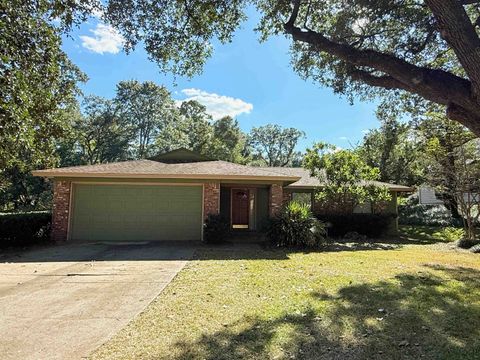 Photo of 1317 Woodgate Way, Tallahassee, FL 32308 (MLS # 392184)
