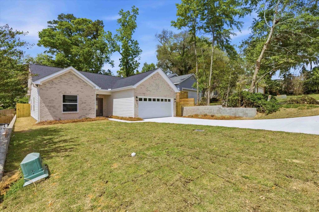 Photo of 1556 China Grove Trail, Tallahassee, FL 32301 (MLS # 398201)