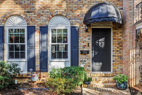 Photo of 205 N MERIDIAN Street, Tallahassee, FL 32301 (MLS # 396382)