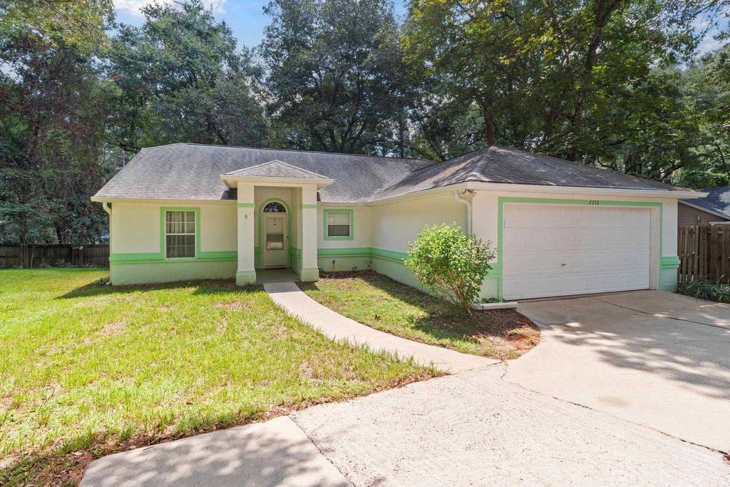 Photo of 2253 Tuscavilla Rd, Tallahassee, FL 32312 (MLS # 390169)