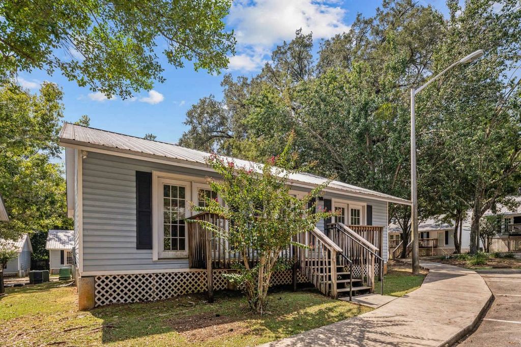 Photo of 2213 Magnolia Circle #2, Tallahassee, FL 32301 (MLS # 391762)
