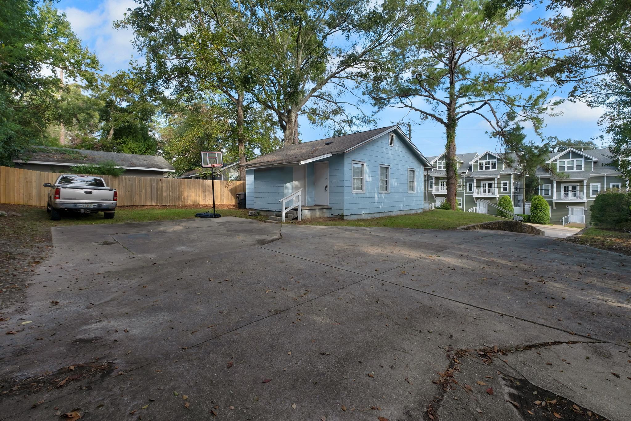 1611 Jackson Bluff Road