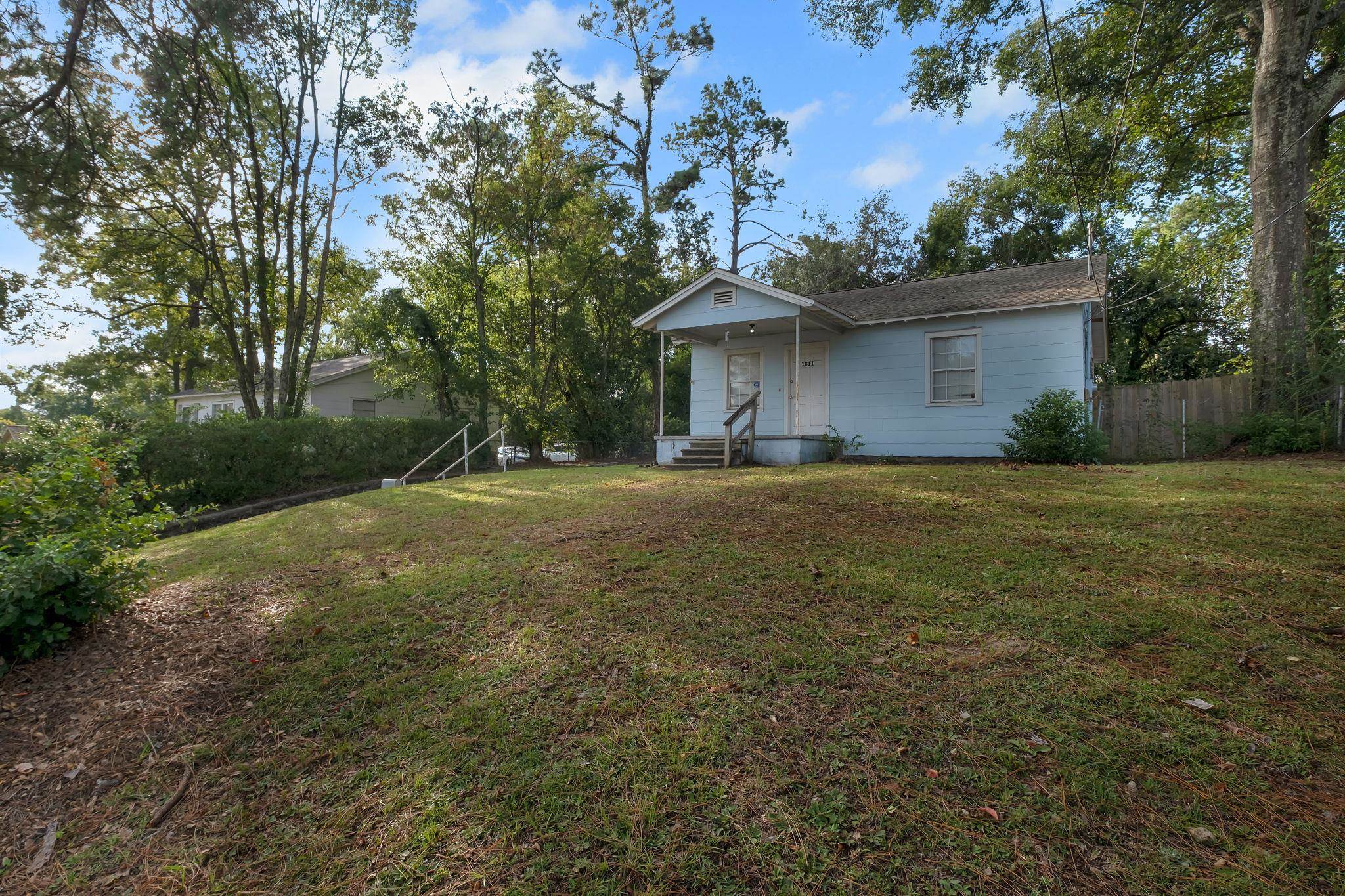 1611 Jackson Bluff Road