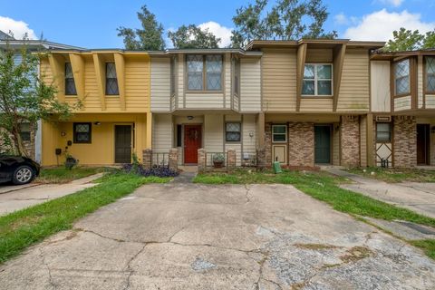 Tiny photo for 611 ACORN GROVE Court, Tallahassee, FL 32312 (MLS # 392105)