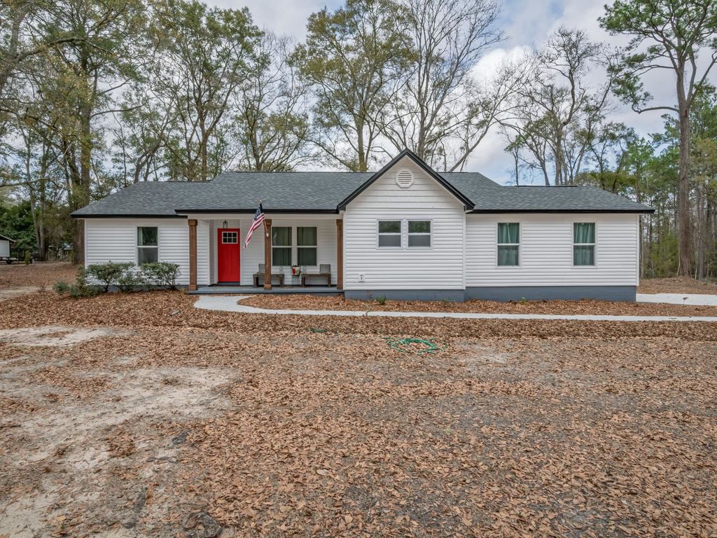 Photo of 44 Wildwood Drive, Crawfordville, FL 32327 (MLS # 396394)