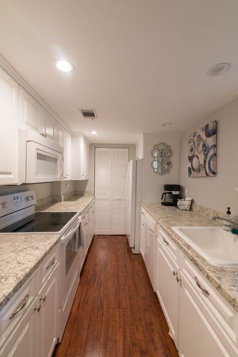 Tiny photo for 320 S Franklin Boulevard, Tallahassee, FL 32301 (MLS # 392399)