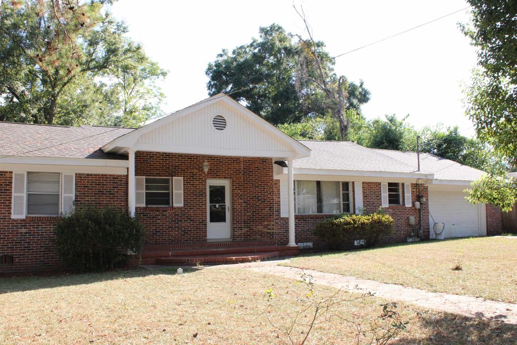 Photo of 1513 Live Oak Street, Quincy, FL 32351 (MLS # 391485)