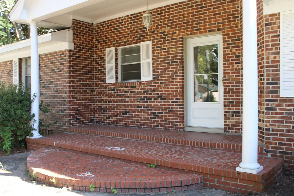 Photo of 1513 Live Oak Street, Quincy, FL 32351 (MLS # 391485)