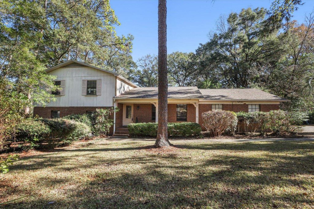 Photo of 4421 W Shannon Lakes Drive, Tallahassee, FL 32309 (MLS # 393991)