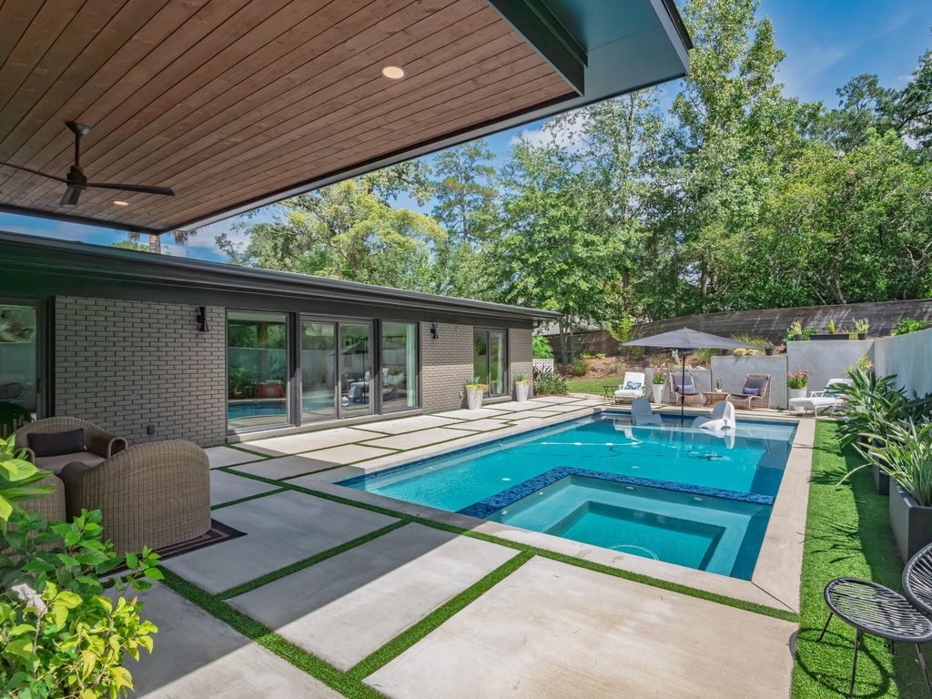 Photo of 1001 Kenilworth Road, Tallahassee, FL 32312 (MLS # 391085)