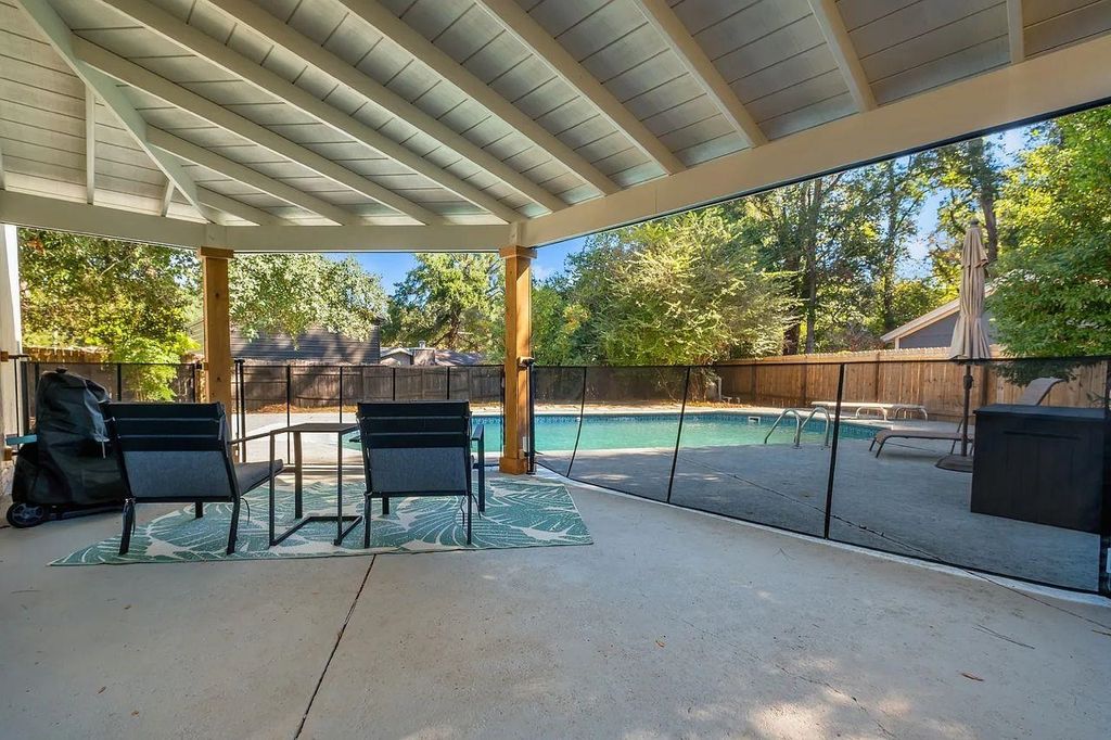 Photo of 246 intrepid ct Courts #1, Tallahassee, FL 32312 (MLS # 398680)