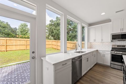 Tiny photo for 450 Grand Oaks Road, Tallahassee, FL 32317 (MLS # 396747)