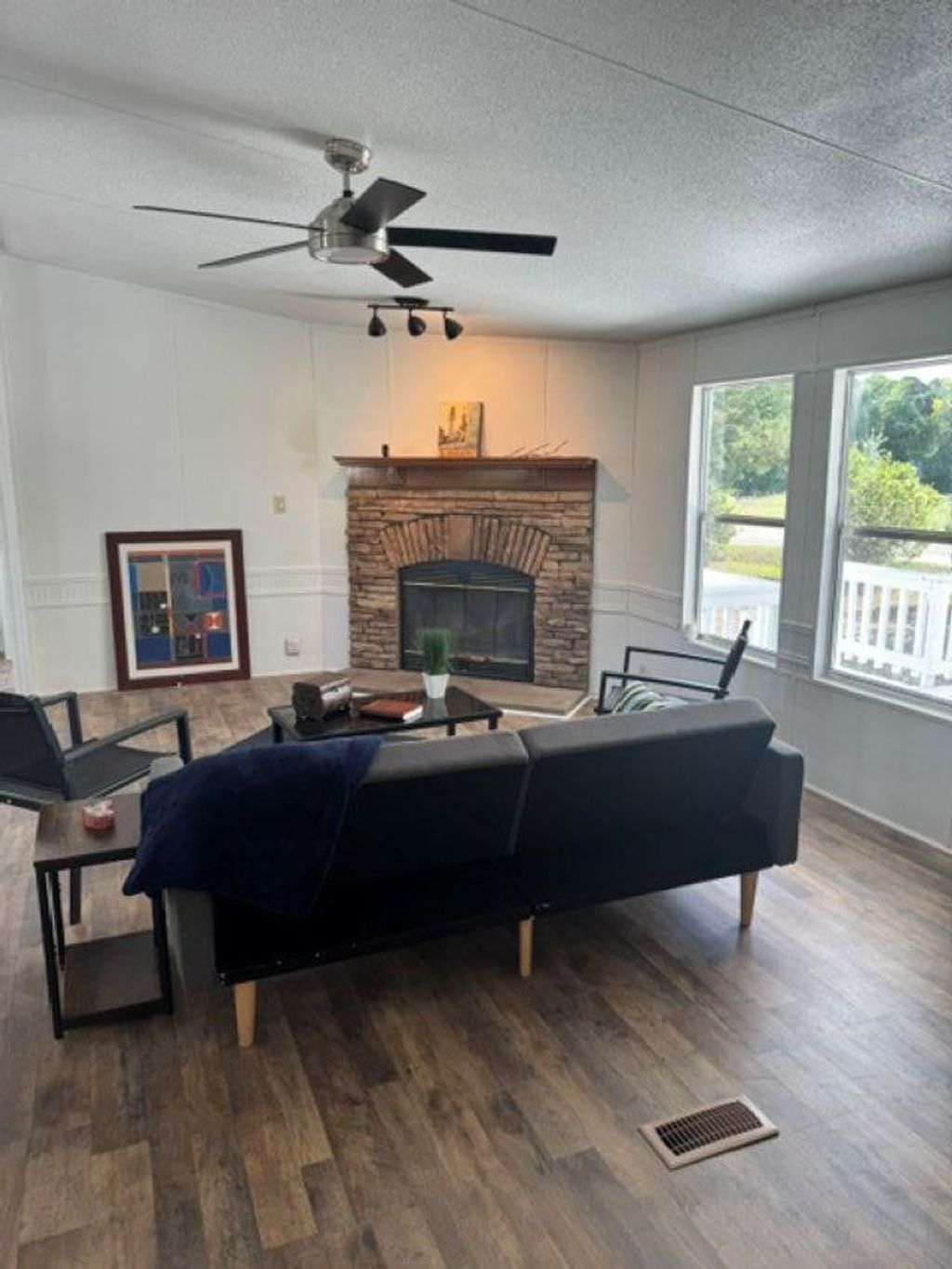 Photo of 2128 Shadow Bay Drive, Grand Ridge, FL 32442 (MLS # 400601)