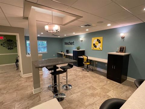 Tiny photo for 1682 Metropolitan Circle, Tallahassee, FL 32308 (MLS # 393763)