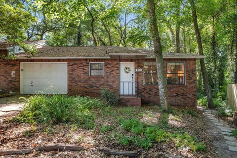 Photo of 2411 Wren Hollow Drive, Tallahassee, FL 32303 (MLS # 398970)
