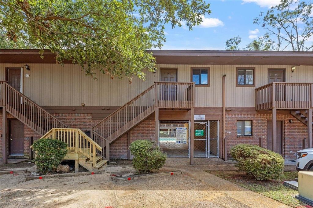Photo of 216 Dixie Drive #6, Tallahassee, FL 32304 (MLS # 399498)