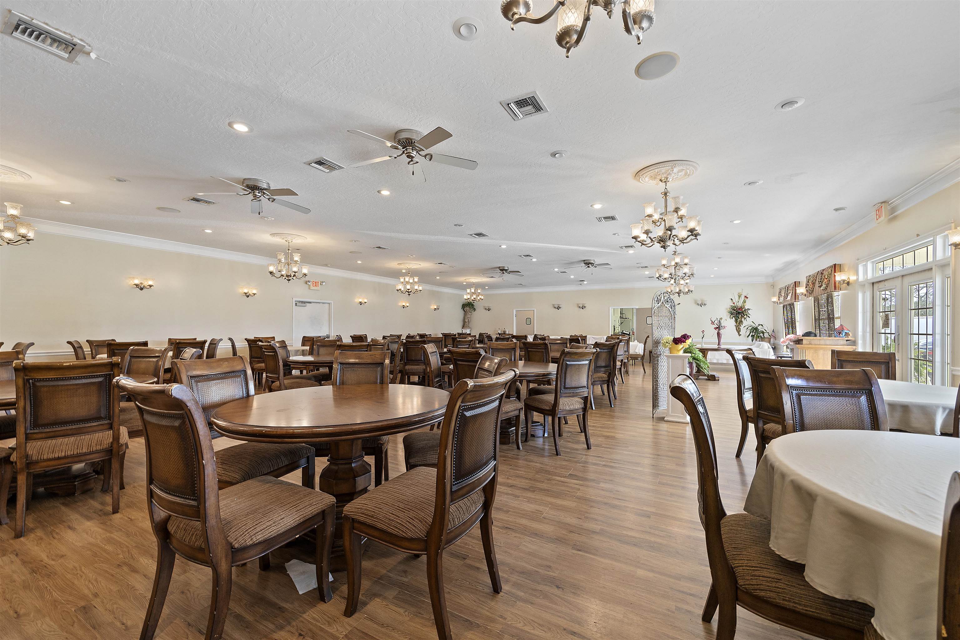 5806 NE Colin Kelly Highway