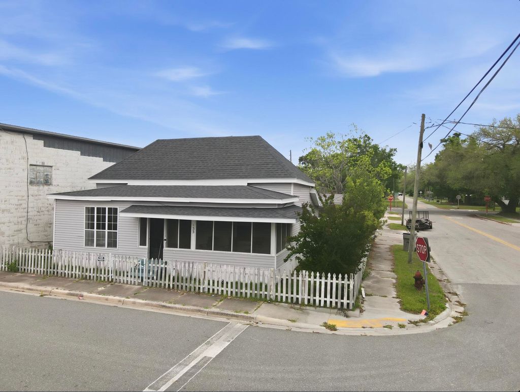 Photo of 133 SW Monroe Avenue, Mayo, FL 32066 (MLS # 398429)