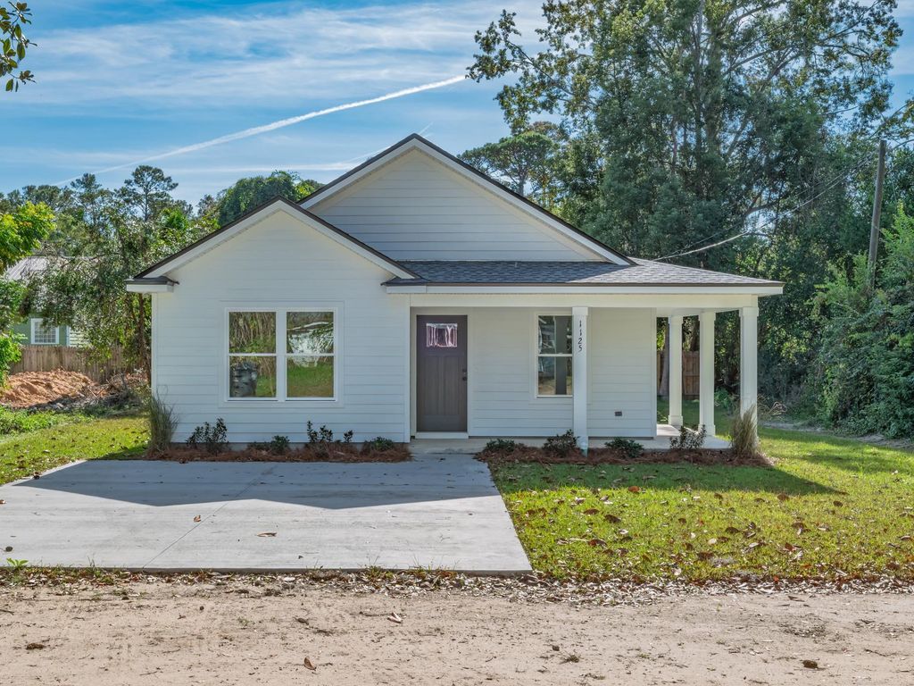 Photo of 1125 E Dogwood Street, Monticello, FL 32344 (MLS # 393345)