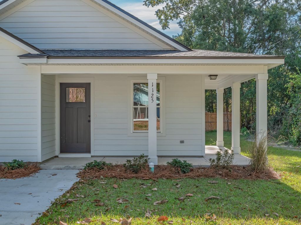Photo of 1125 E Dogwood Street, Monticello, FL 32344 (MLS # 393345)