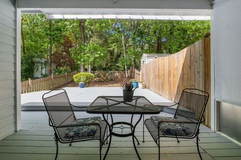 Photo of 3007 Royal Palm Way, Tallahassee, FL 32309 (MLS # 398068)