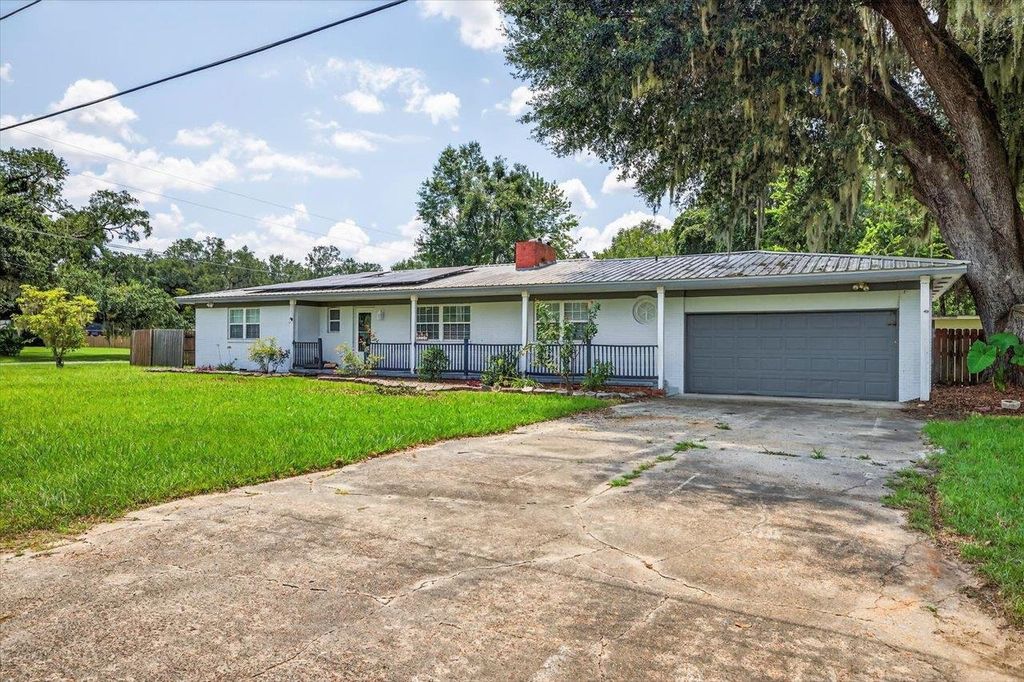 Photo of 4214 Woodcrest Drive, Tallahassee, FL 32303 (MLS # 390414)
