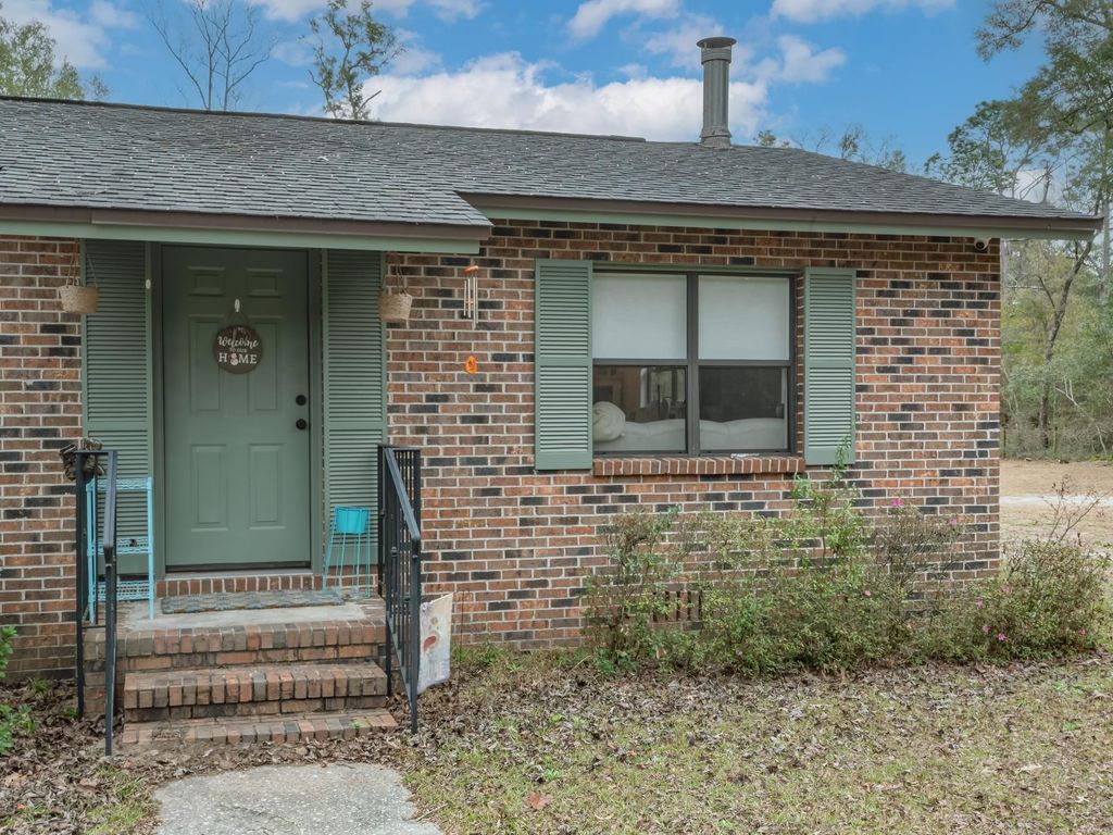 Photo of 112 G F McKenzie Lane, Crawfordville, FL 32327 (MLS # 394748)