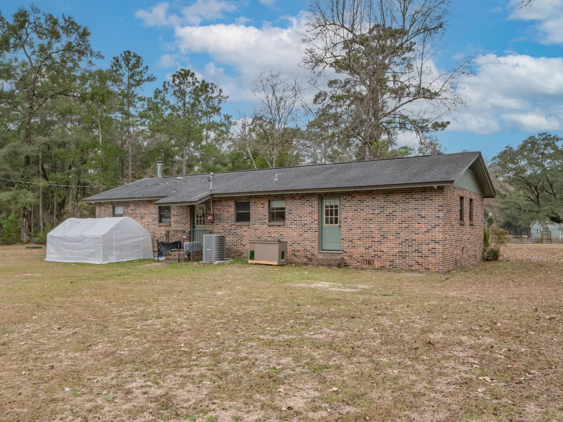 112 G F McKenzie Lane